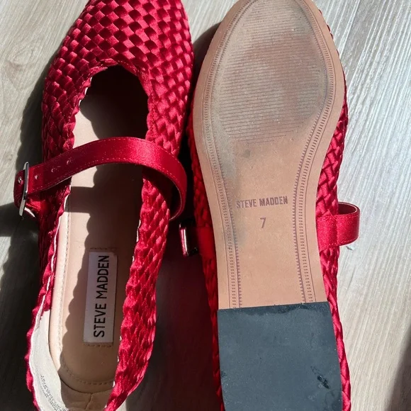 Steve Madden Red Woven Mary Jane Flats with Buckle Strap - Picture 4 of 4